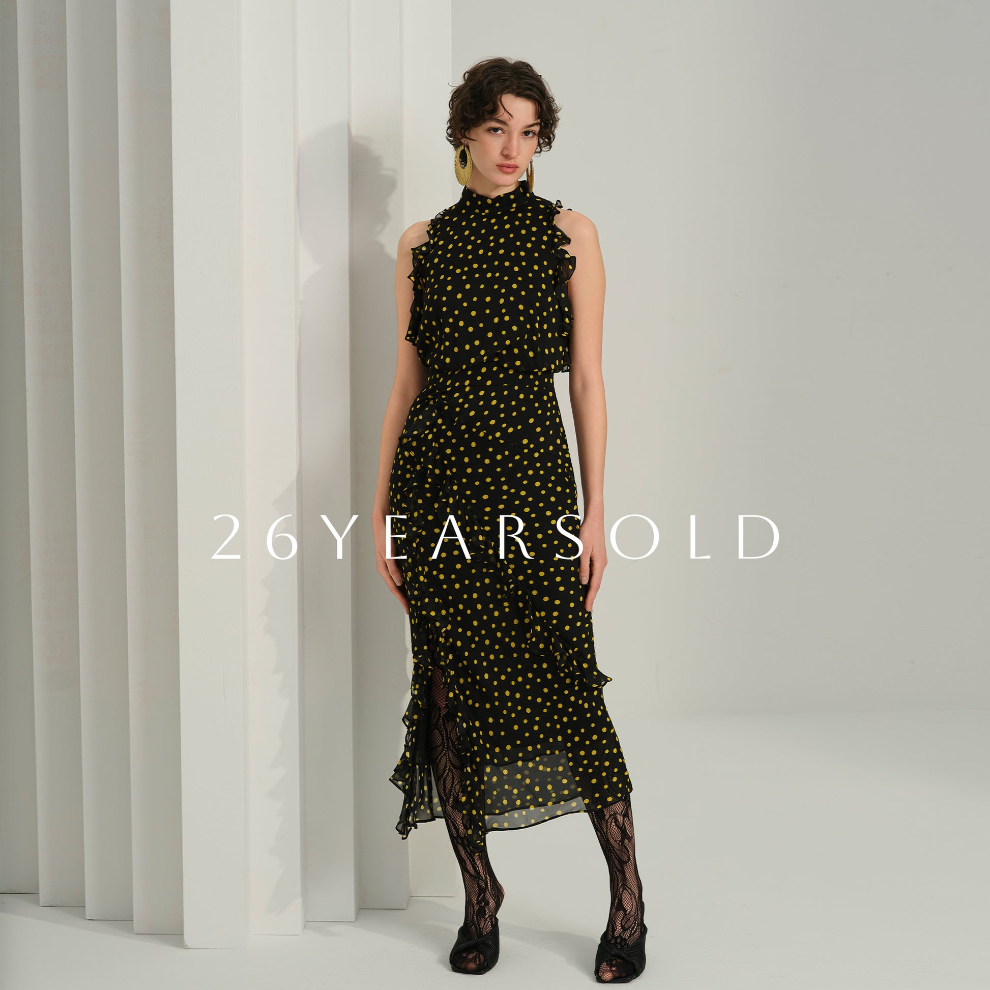 26YEARSOLD The Solstice Dream Dresses Black-Orange Dots