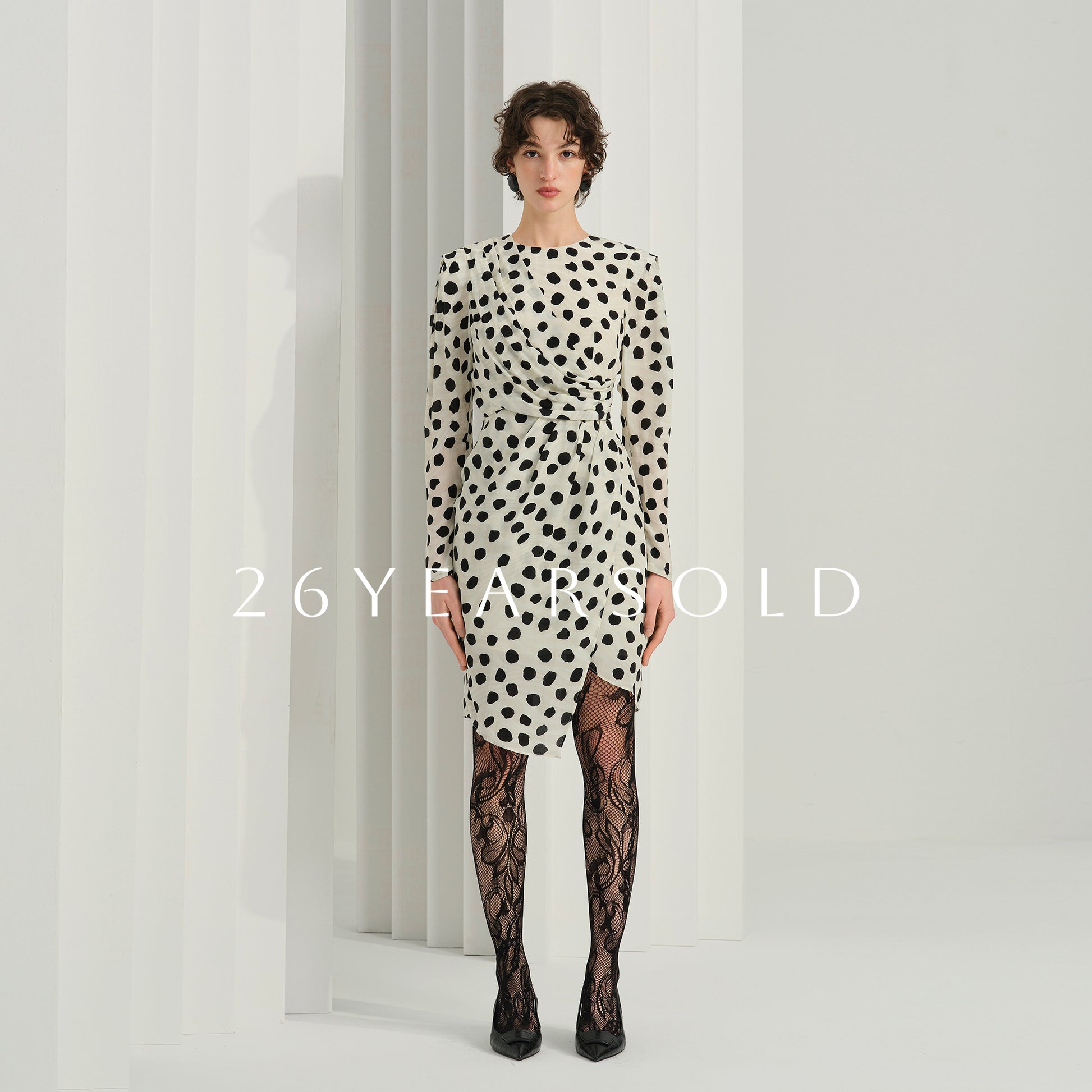 26YEARSOLD Viennese Dots White-Black Dots